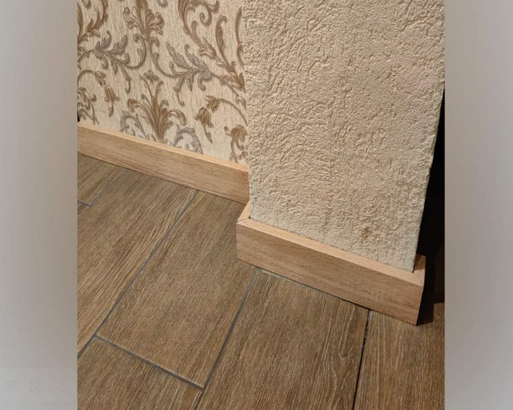 Плинтус напольный Salag Alpha 80 Массив Дуба 2,4м