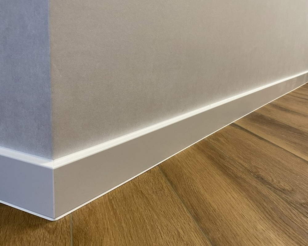 Плинтус ХДФ Dollken Cubu Flex Life 80мм х 2,5 м 1013 Белый