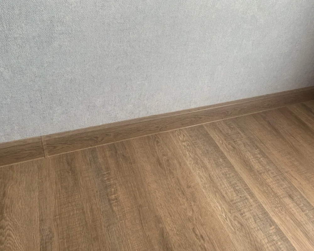 Плинтус ПВХ MAGIC STIСK 77мм 2,2 м MS13 Тали