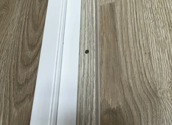 Порог угловой ПУ 03.2700.288 Орех